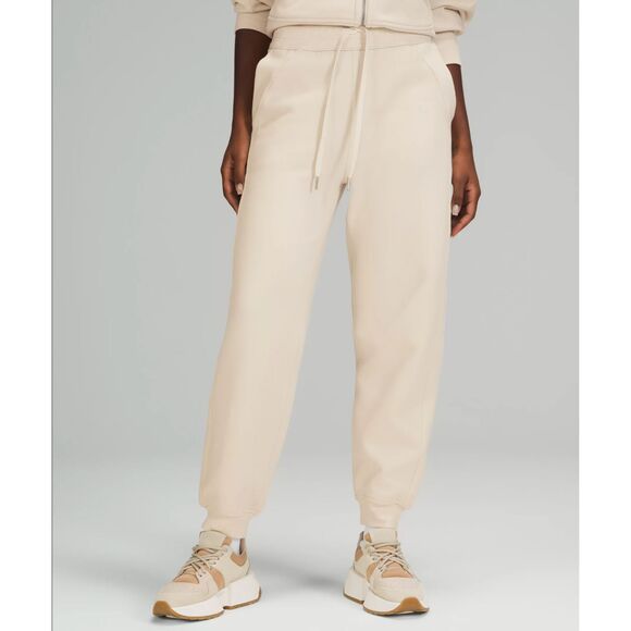 Lululemon Scuba Relaxed High-Rise Jogger in White Opal - Picture 1 of 5